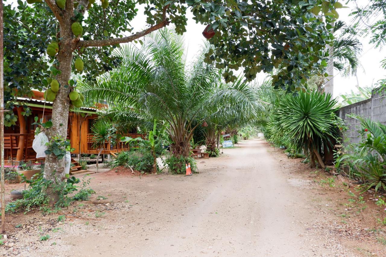 Baansuan Resort Don Sak Exterior photo